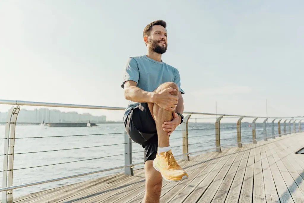 5 Simple Stretches to Set Your Knees Up for an Active Day