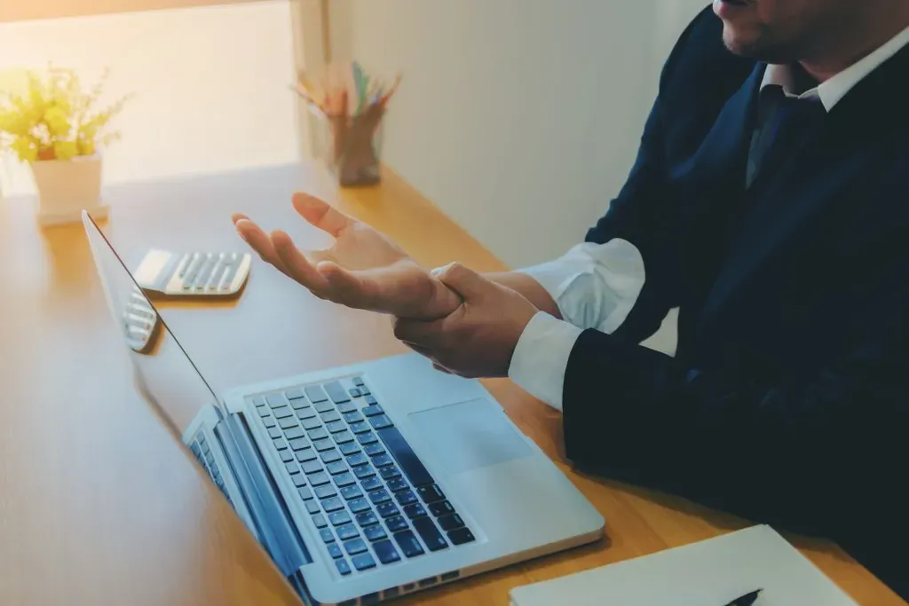 Does Carpal Tunnel Syndrome Require Surgery?